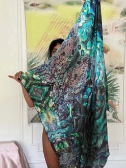Hanan SharifaAbalone Scarf