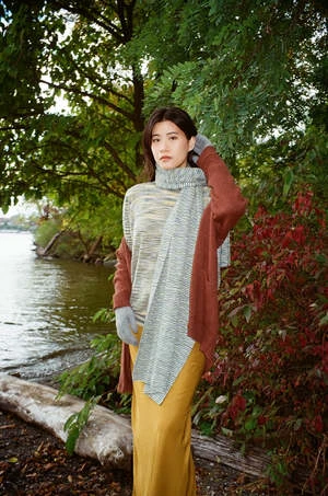 COLORANTAlpaca Knit Scarf - Space Knit - Image 3