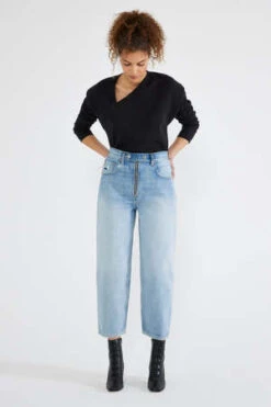 éticaErin Relaxed Taper Jean